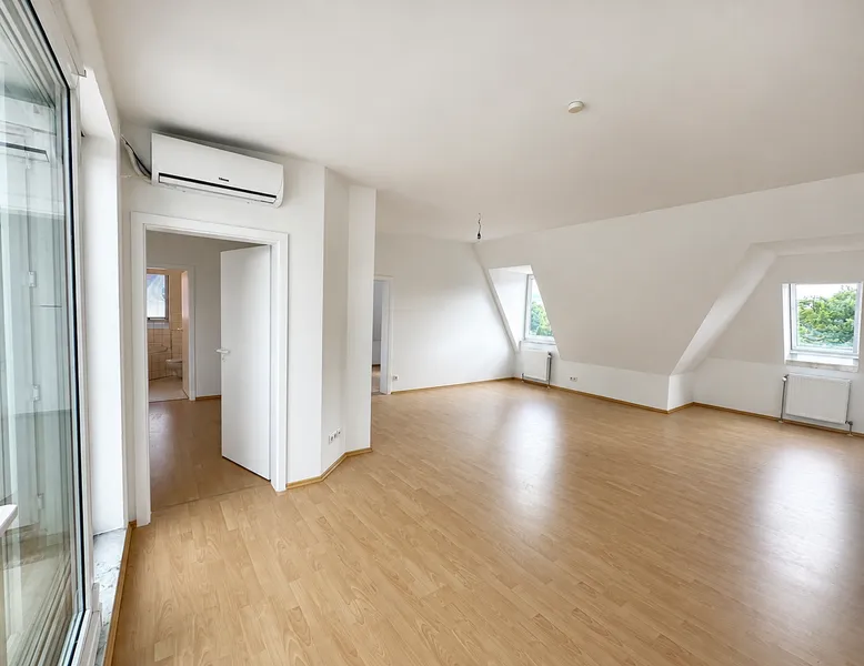 Über den Dächern der Stadt – Exklusive Dachgeschosswohnung mit großzügiger Terrasse! — photo 1
